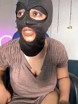 Snapshot of elza_laana chatting on 10-03-25, 06:05 elza laana online show from 10-03-25, 06:05