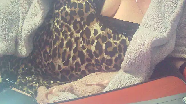 Playful MILF Demi online show from 10-31-25, 12:33