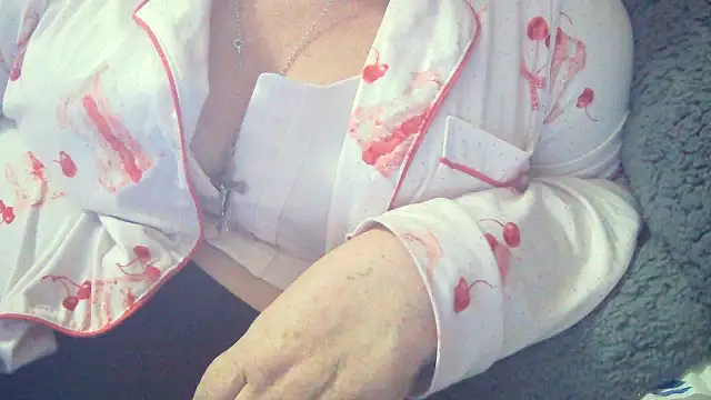 Playful MILF Demi online show from 02-08-26, 10:18