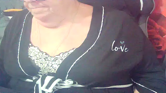 Playful MILF Demi online show from 03-08-26, 10:57