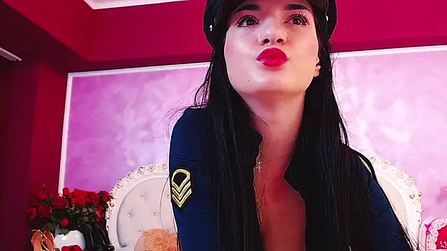 Snapshot of BellaReyXO chatting on 10-10-25, 05:50 BellaReyXO online show from 10-10-25, 05:50