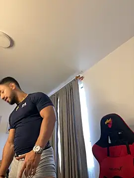 Ezzio Scolaro online show from 03-18-26, 09:18