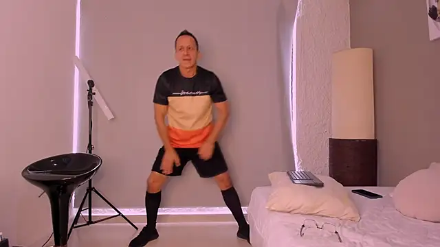  axelking  online show from 10-11-25, 12:04