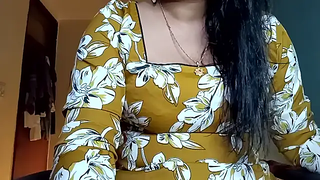 horny milf couple online show from 05-31-26, 06:09