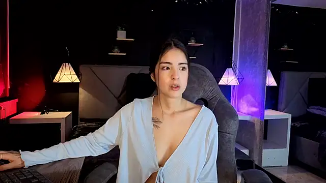 giapearl25 online show from 10-30-25, 01:23