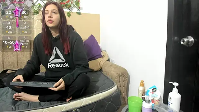 Snapshot of iisabella09 chatting on 12-22-25, 07:22 iisabella09 online show from 12-22-25, 07:22