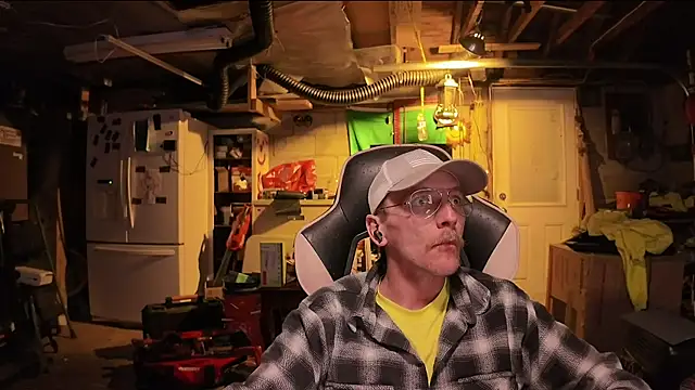 AverageMaleJay online show from 05-22-26, 03:02