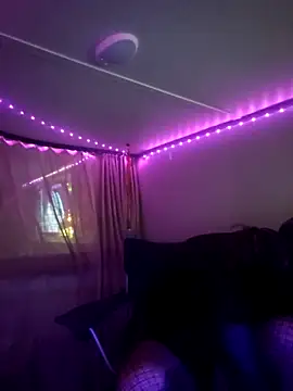 Snapshot of mysissycd chatting on 10-04-25, 06:22 mysissycd online show from 10-04-25, 06:22