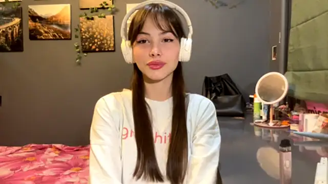 Snapshot of MysticAlisa chatting on 10-09-25, 12:25 MysticAlisa online show from 10-09-25, 12:25