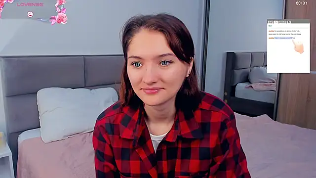 LorrieDegonia online show from 10-09-25, 04:10