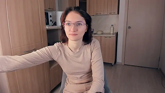 LorrieDegonia online show from 11-13-25, 04:11