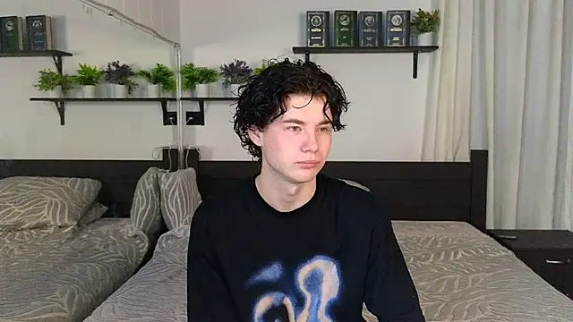 Cute Mike online show from 02-14-26, 01:35