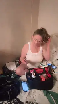 Snapshot of amandatheblondewife chatting on 01-14-26, 12:55 amandatheblondewife online show from 01-14-26, 12:55