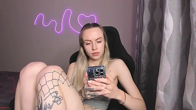 hello kittyyk online show from 05-09-26, 11:10