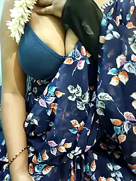 Snapshot of Chennai-couples chatting on 07-15-26, 05:29 Chennai-couples online show from 07-15-26, 05:29