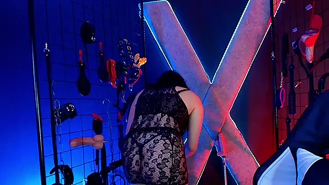 Snapshot of mranii_queen_bdsm_ chatting on 11-22-25, 04:22 mranii queen bdsm online show from 11-22-25, 04:22