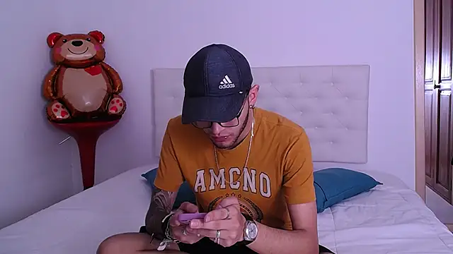 Snapshot of cock_fox chatting on 10-08-25, 07:22 cock fox online show from 10-08-25, 07:22