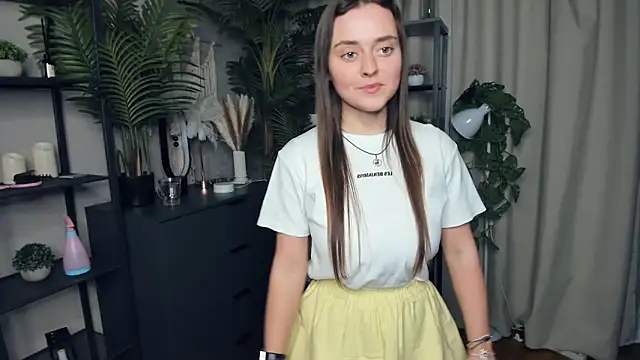 ThelmaJusto online show from 10-18-25, 03:46