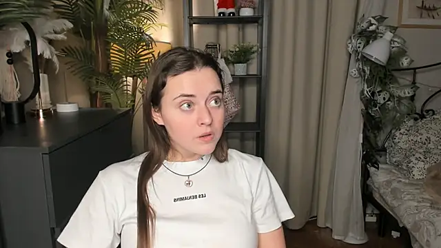 ThelmaJusto online show from 12-18-25, 03:18