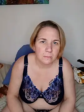 Snapshot of LaceyWestxx chatting on 01-05-26, 06:33 LaceyWestxx online show from 01-05-26, 06:33