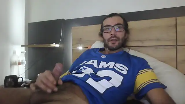 Snapshot of Arbneh69 chatting on 10-14-25, 02:18 Arbneh69 online show from 10-14-25, 02:18