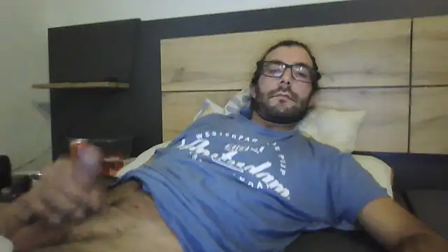 Snapshot of Arbneh69 chatting on 10-16-25, 03:02 Arbneh69 online show from 10-16-25, 03:02