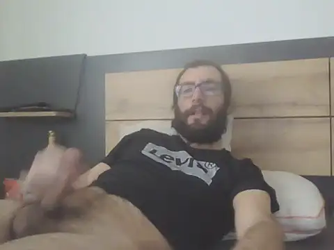 Snapshot of Arbneh69 chatting on 02-19-26, 02:35 Arbneh69 online show from 02-19-26, 02:35