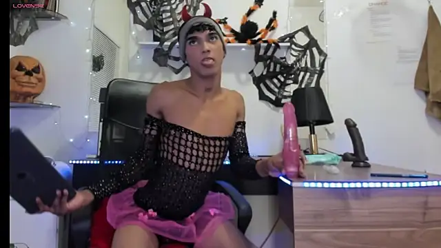 Snapshot of AndreaTonmsong chatting on 10-19-25, 06:41 AndreaTonmsong online show from 10-19-25, 06:41