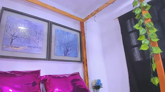 Snapshot of Candy_sweety1 chatting on 05-09-26, 02:11 Candy sweety1 online show from 05-09-26, 02:11