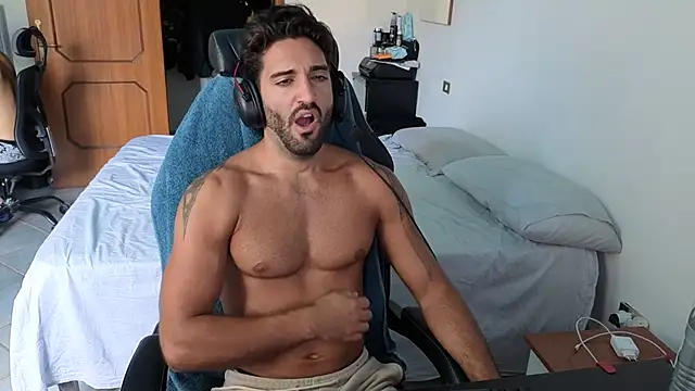 Snapshot of Al3xox02 chatting on 07-14-26, 09:47 Al3xox02 online show from 07-14-26, 09:47