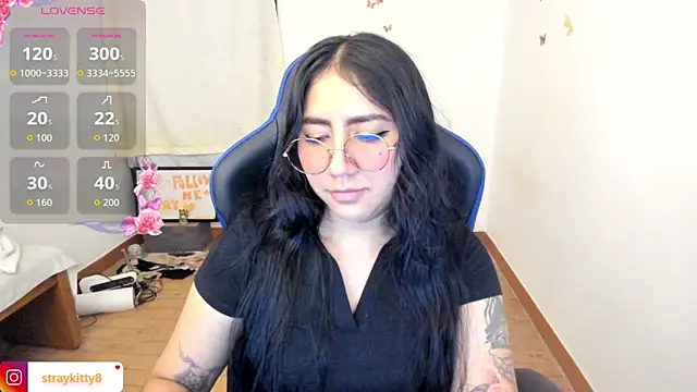 LoveLyy- online show from 05-13-26, 08:27