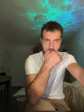 Snapshot of Xhrome98 chatting on 10-21-25, 07:58 Xhrome98 online show from 10-21-25, 07:58