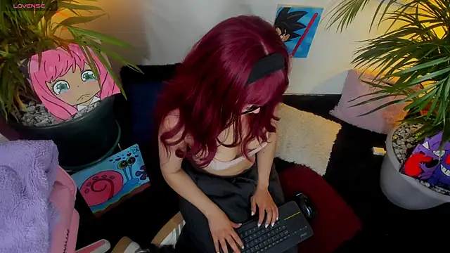 Snapshot of aiko_o0 chatting on 10-23-25, 12:10 aiko o0 online show from 10-23-25, 12:10