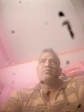 Snapshot of Eswar77 chatting on 12-17-25, 09:04 Eswar77 online show from 12-17-25, 09:04