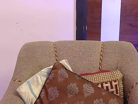 Snapshot of cute_zaraa chatting on 11-12-25, 04:02 cute zaraa online show from 11-12-25, 04:02