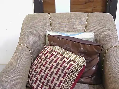 cute zaraa online show from 12-15-25, 04:28