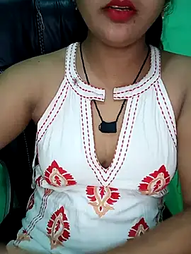 Snapshot of Rashmi_011 chatting on 10-19-25, 04:51 Rashmi 011 online show from 10-19-25, 04:51