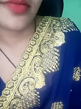 Snapshot of Rashmi_011 chatting on 10-24-25, 04:14 Rashmi 011 online show from 10-24-25, 04:14