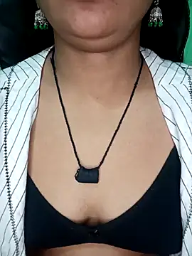 Snapshot of Rashmi_011 chatting on 11-27-25, 11:34 Rashmi 011 online show from 11-27-25, 11:34