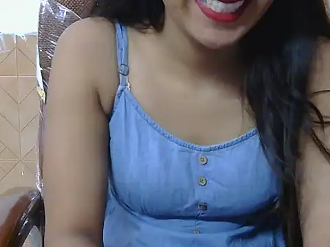 Snapshot of priti_singhaniya chatting on 11-21-25, 06:12 priti singhaniya online show from 11-21-25, 06:12