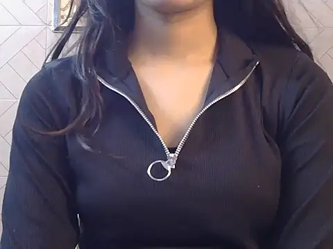 Snapshot of priti_singhaniya chatting on 01-16-26, 06:39 priti singhaniya online show from 01-16-26, 06:39