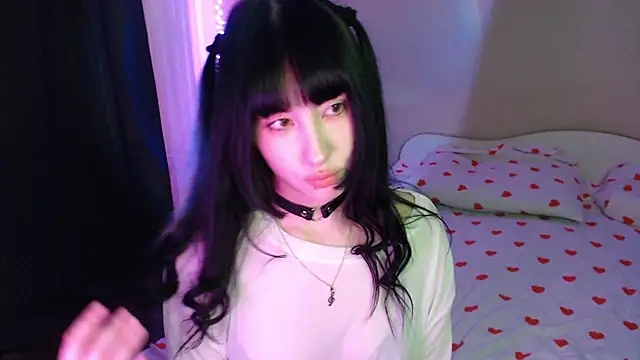 Snapshot of NaemiiBlush chatting on 10-28-25, 03:21 NaemiiBlush online show from 10-28-25, 03:21