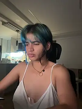 Snapshot of sukulaurens chatting on 05-16-26, 05:04 sukulaurens online show from 05-16-26, 05:04