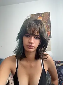 Snapshot of sukulaurens chatting on 06-18-26, 06:01 sukulaurens online show from 06-18-26, 06:01