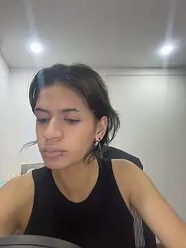 Snapshot of sukulaurens chatting on 07-25-26, 06:00 sukulaurens online show from 07-25-26, 06:00