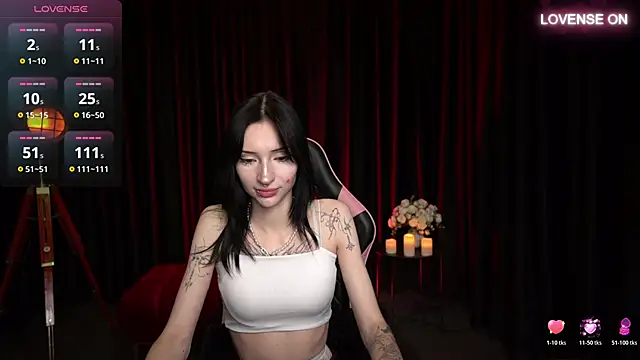 Snapshot of Trix_Void chatting on 10-17-25, 09:01 Trix Void online show from 10-17-25, 09:01