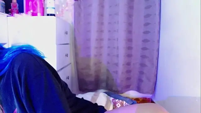 Snapshot of zora_blue777 chatting on 11-06-25, 04:57 zora blue777 online show from 11-06-25, 04:57