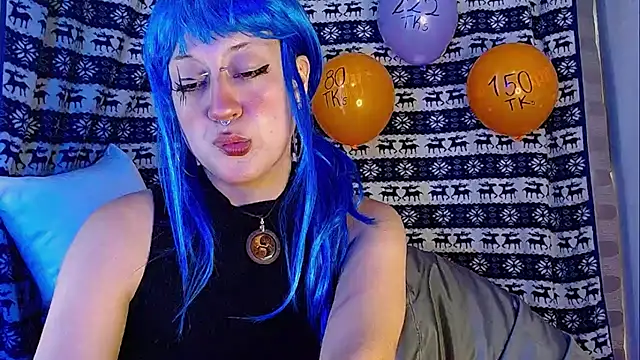 Snapshot of zora_blue777 chatting on 11-07-25, 02:22 zora blue777 online show from 11-07-25, 02:22