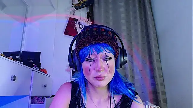 Snapshot of zora_blue777 chatting on 11-18-25, 02:28 zora blue777 online show from 11-18-25, 02:28