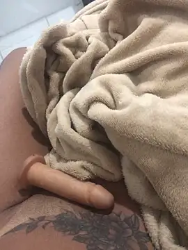 Snapshot of Milly96 chatting on 10-10-25, 09:03 Milly96 online show from 10-10-25, 09:03